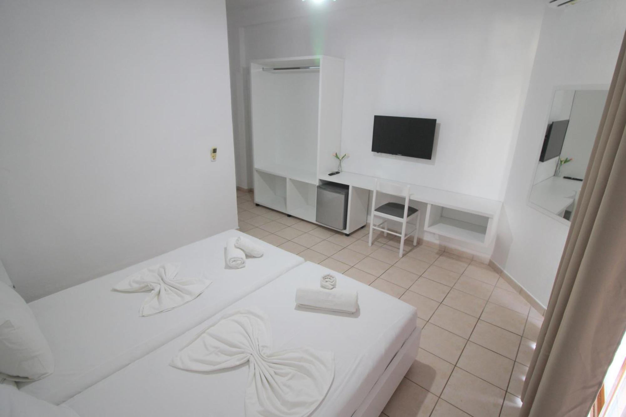 Hotel Ceka Саранда Экстерьер фото