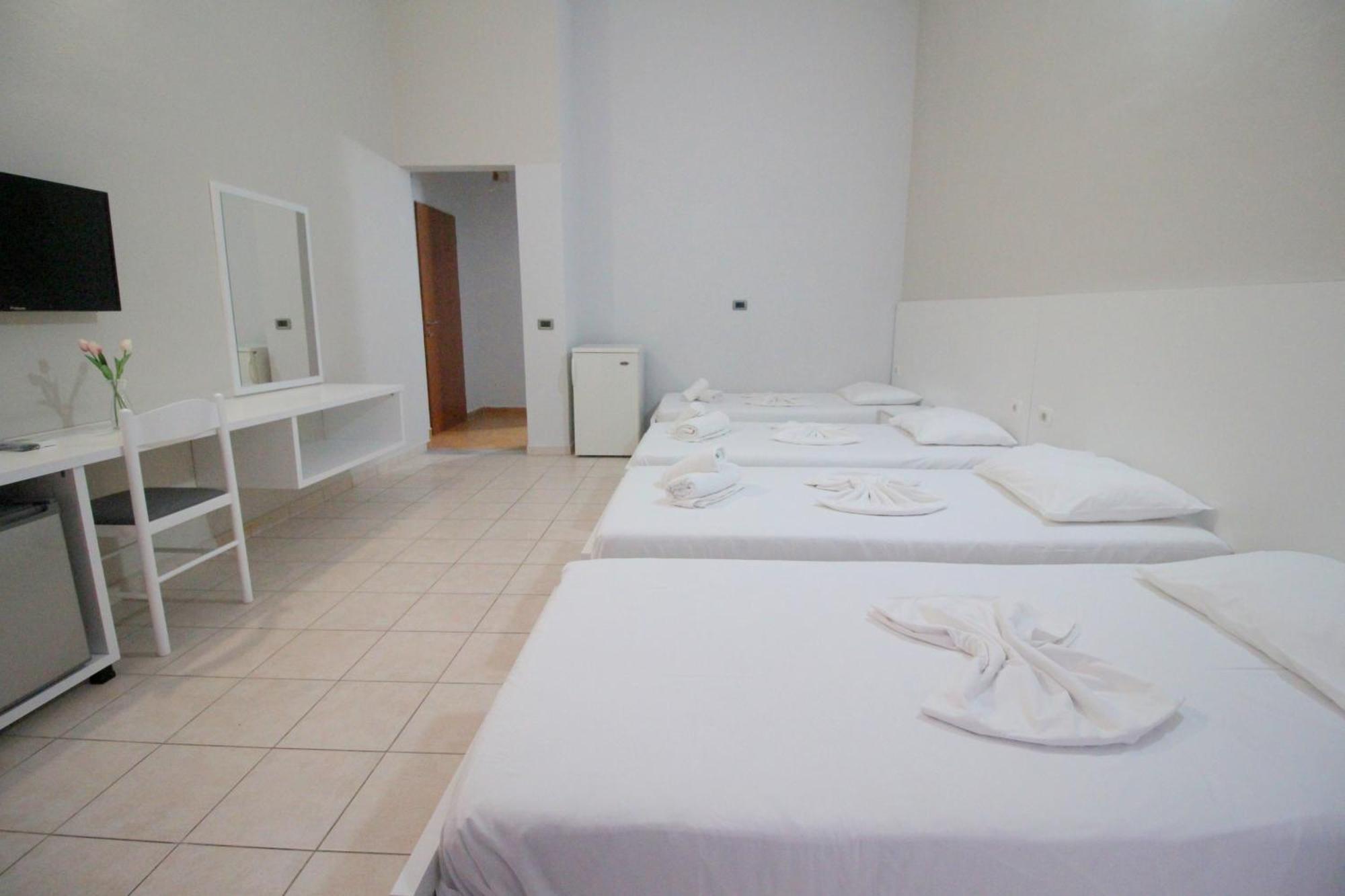 Hotel Ceka Саранда Экстерьер фото