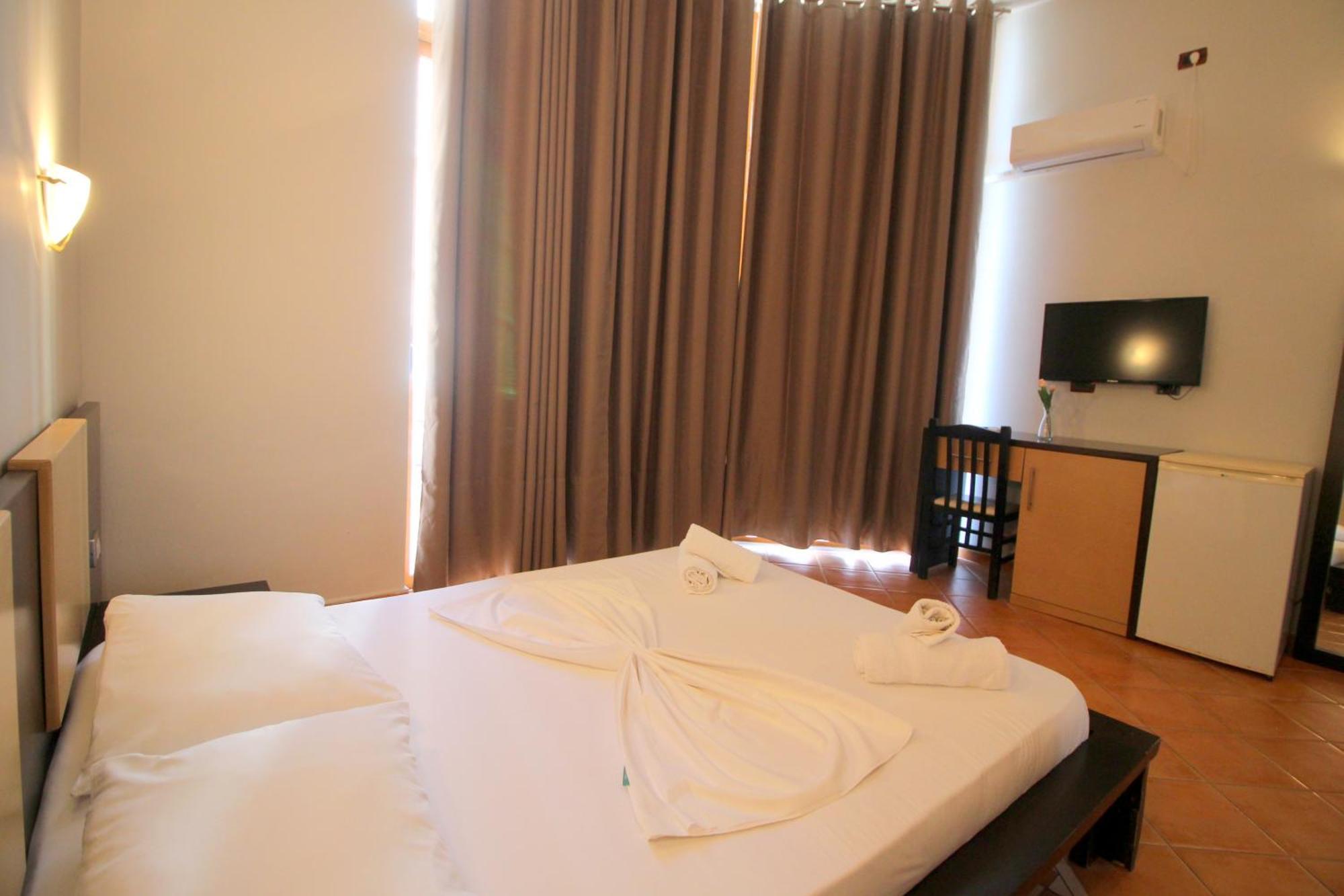 Hotel Ceka Саранда Экстерьер фото